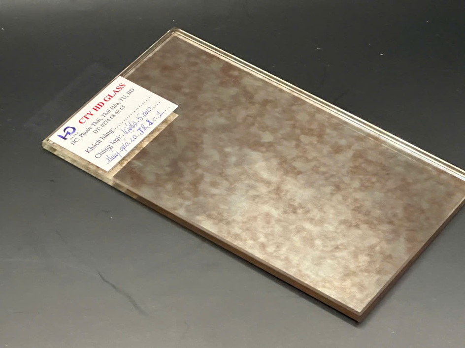 Kính thủy giả cổ jr8